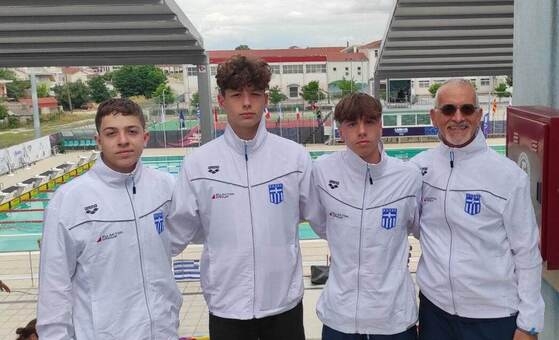 Ντούμας, Πεχλιβανίδης και Μαυρόπουλος μαζί μετον προπονητή τους Γ. Τυλιγαδά